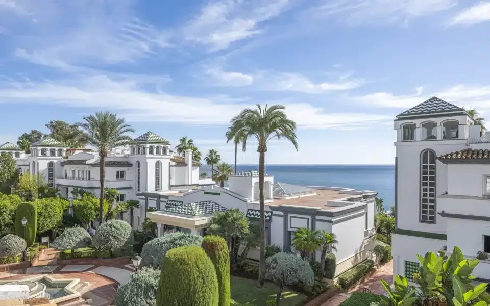 newEstepona-Beachfront-Penthouse-in-Dominion-Beach-Galerie-1