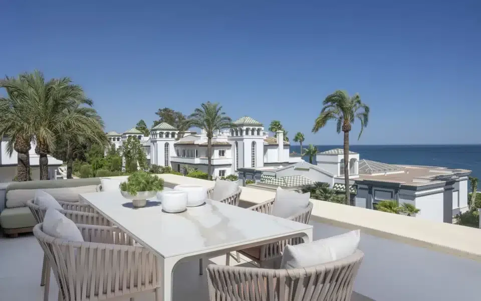 newEstepona-Beachfront-Penthouse-in-Dominion-Beach-Galerie-5